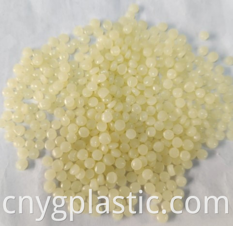 HDPE plastic particles)